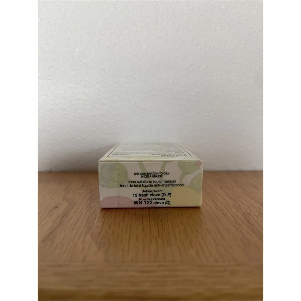 Clinique Acne Solutions Liquid Makeup 12 Fresh Clove (D) 1 oz NIB